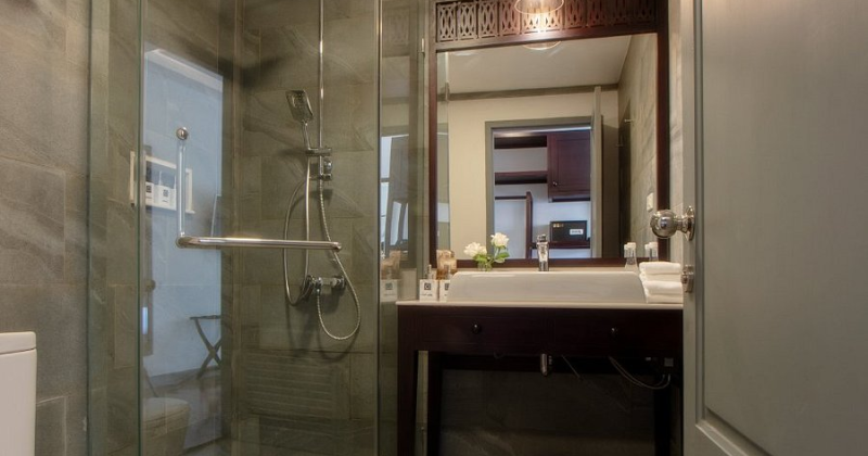 The restroom Picture of Souphattra Hotel – A Timeless Retreat